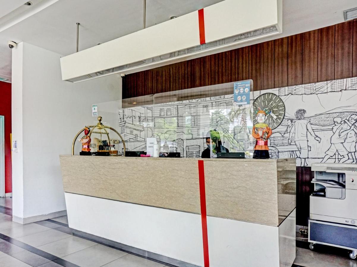Townhouse Oak Jp Hotel Jakarta Exteriör bild