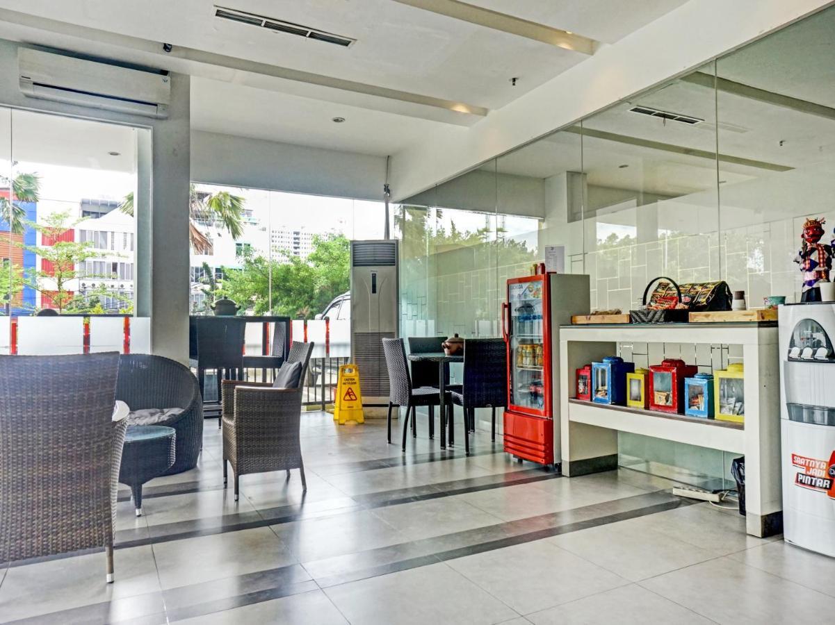 Townhouse Oak Jp Hotel Jakarta Exteriör bild