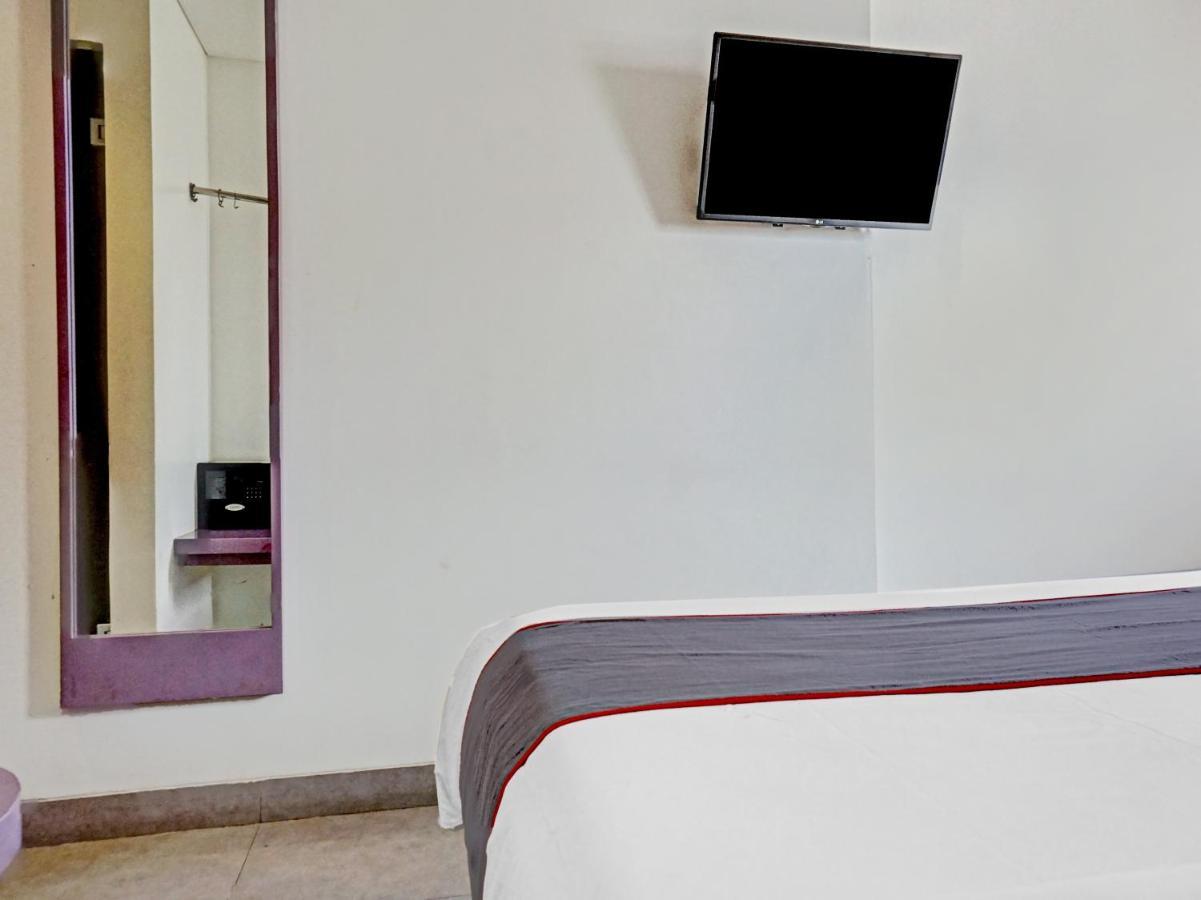 Townhouse Oak Jp Hotel Jakarta Exteriör bild
